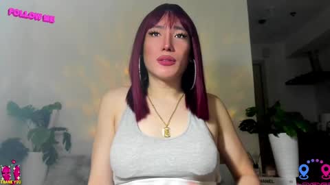 crishinahotty online show from February 2025 10:15:01 PM