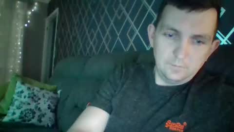 hotuk86 online show from February 2025 09:08:02 PM