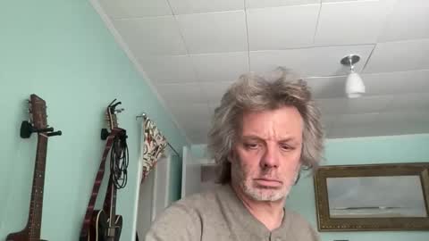 Snapshot of howlingatnothing chatting on November 2025 02:42:02 PM howlingatnothing online show from November 2025 02:42:02 PM