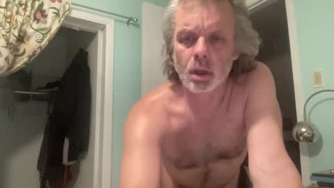 Snapshot of howlingatnothing chatting on December 2025 02:40:02 AM howlingatnothing online show from December 2025 02:40:02 AM