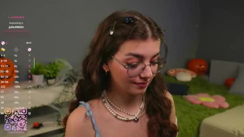 Snapshot of huba_booba chatting on October 2025 09:10:02 PM Diane online show from October 2025 09:10:02 PM