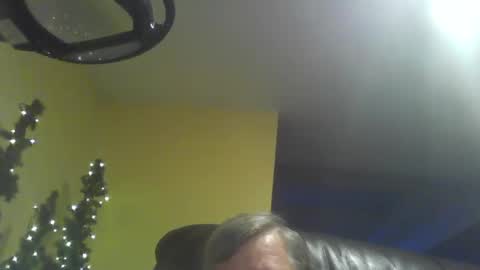 huckfinn1976 online show from January 2025 01:39:01 PM