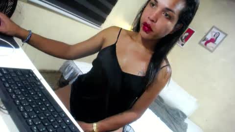 Precious online show from March 2025 12:39:02 PM