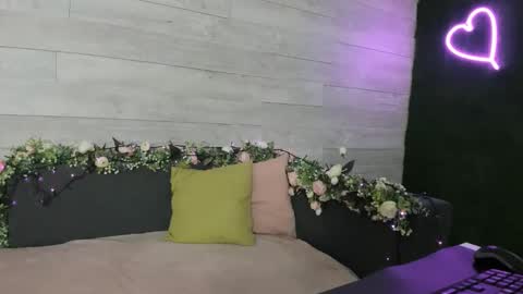 Erin online show from January 2025 04:19:01 AM