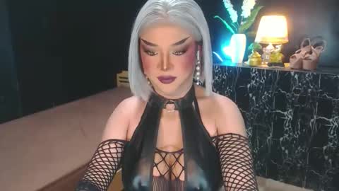Snapshot of hugecockchristine chatting on June 2026 06:43:01 PM Christine online show from June 2026 06:43:01 PM