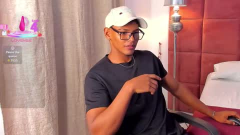 Hugo Cano online show from November 2025 02:11:02 AM