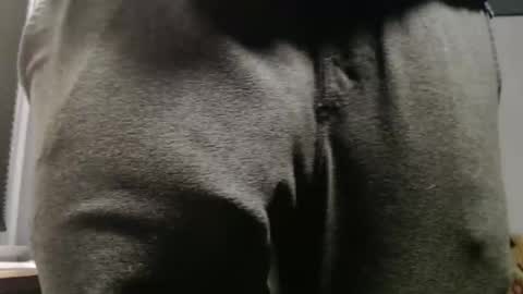 Big uncut cock dripping online show from November 2025 01:59:02 AM