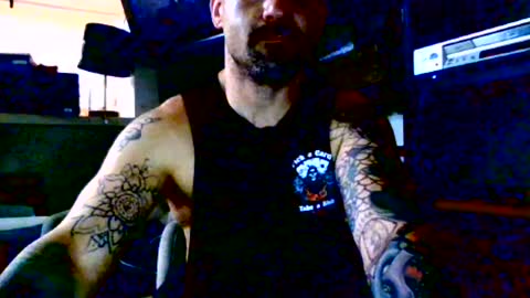 Snapshot of hungherowithoutacape chatting on August 2026 12:18:02 PM hungherowithoutacape online show from August 2026 12:18:02 PM