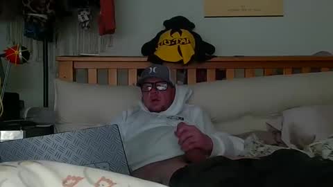 HuingsingleDad79 online show from April 2026 05:22:02 PM