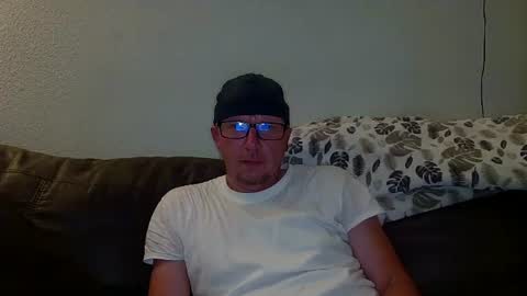 Snapshot of hungsingledad79 chatting on August 2026 12:15:02 PM HuingsingleDad79 online show from August 2026 12:15:02 PM