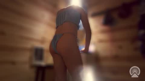 Snapshot of hungslut1999 chatting on May 2026 06:19:02 AM wetjessica online show from May 2026 06:19:02 AM