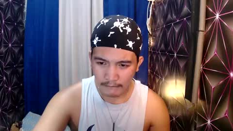 hunkylloyd online show from December 2024 03:38:02 AM