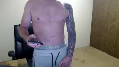 Snapshot of hunter_jayden7 chatting on June 2026 10:10:02 PM TypsyT7 online show from June 2026 10:10:02 PM