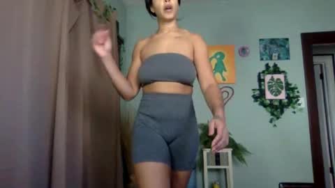 Snapshot of hunyybunz chatting on January 2025 06:39:01 PM Goddess Hunyy online show from January 2025 06:39:01 PM