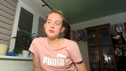 Gloria online show from November 2025 05:45:02 PM