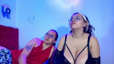 Snapshot of husbands_horny chatting on April 2026 10:35:02 AM husbands_horny online show from April 2026 10:35:02 AM