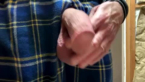 huskey300 online show from February 2025 04:40:01 AM