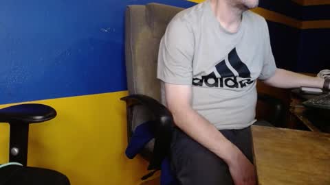 Huskyguy online show from December 2024 04:39:01 AM