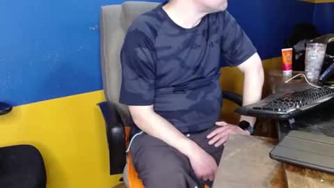 Huskyguy online show from March 2026 04:47:01 AM