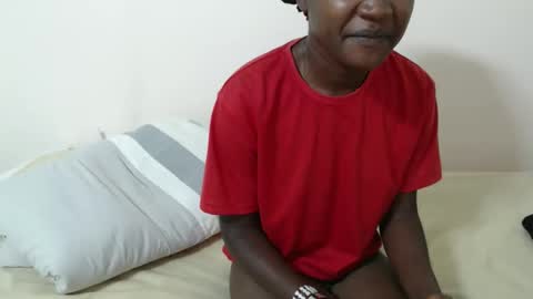 Snapshot of hyacinth_b chatting on April 2026 12:10:01 PM hyacinth_b online show from April 2026 12:10:01 PM