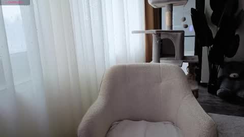 Snapshot of hypefoxxx chatting on February 2026 09:50:01 AM Emma Ava online show from February 2026 09:50:01 AM