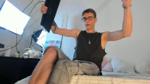 hyper_muse online show from April 2026 12:58:02 PM