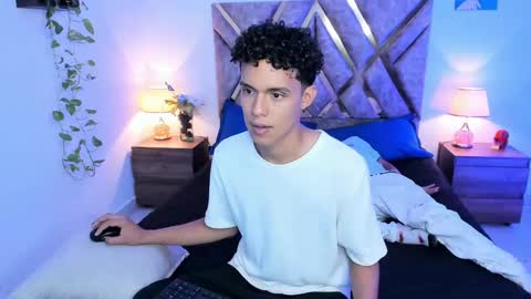 Son Hyunjin online show from October 2025 10:07:01 PM