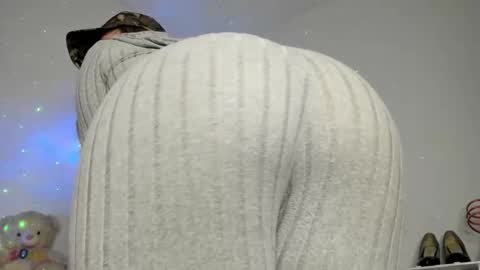 Snapshot of hyunjooo chatting on February 2026 07:36:01 PM Hyun Joo online show from February 2026 07:36:01 PM