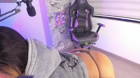 Snapshot of i_am_ari chatting on March 2026 02:04:02 AM Ari online show from March 2026 02:04:02 AM