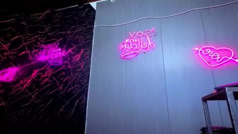 kelvis online show from November 2025 02:00:02 AM