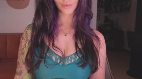 Snapshot of i_cant_believe_its_you chatting on April 2026 11:02:02 PM Lana Banana online show from April 2026 11:02:02 PM