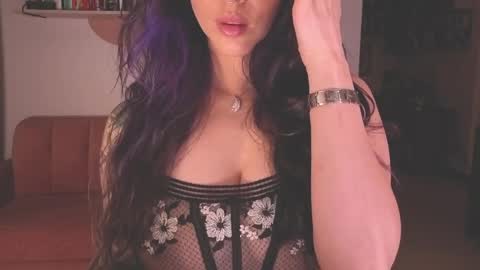 Snapshot of i_cant_believe_its_you chatting on April 2026 01:27:02 AM Lana Banana online show from April 2026 01:27:02 AM