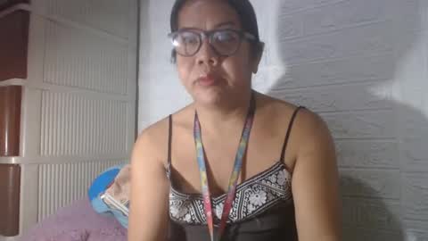Snapshot of i_drain_u_bitch chatting on February 2025 11:33:02 AM jamaeca online show from February 2025 11:33:02 AM