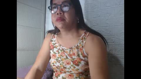 Snapshot of i_drain_u_bitch chatting on February 2025 12:50:01 PM jamaeca online show from February 2025 12:50:01 PM