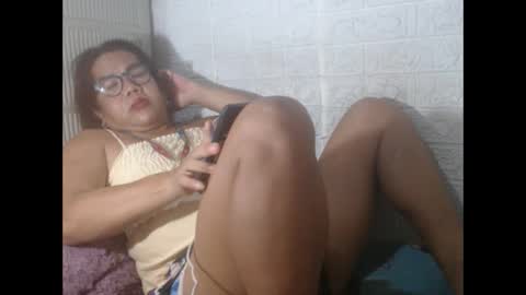 Snapshot of i_drain_u_bitch chatting on March 2025 12:39:02 PM jamaeca online show from March 2025 12:39:02 PM