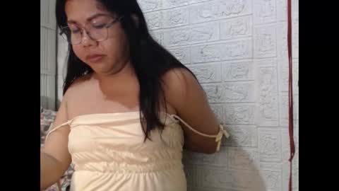 Snapshot of i_drain_u_bitch chatting on October 2025 02:07:02 PM jamaeca online show from October 2025 02:07:02 PM