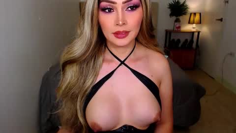 QUEEN SUSSIE BROWN online show from March 2026 02:00:02 PM