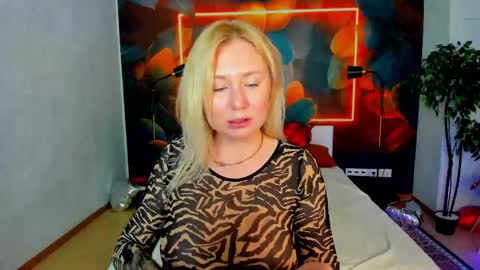 Snapshot of i_will_wake_u_up chatting on May 2026 08:09:02 AM Samanta online show from May 2026 08:09:02 AM