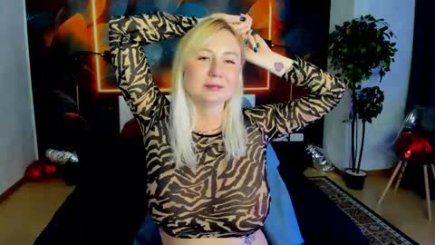 Snapshot of i_will_wake_u_up chatting on May 2026 08:07:02 AM Samanta online show from May 2026 08:07:02 AM