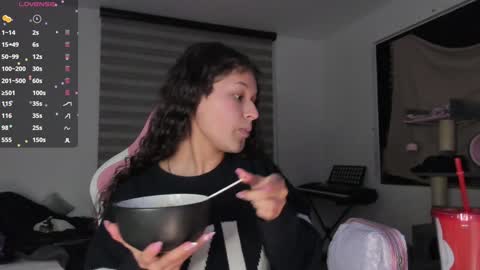 Snapshot of iam_nikki chatting on January 2025 05:35:02 AM On instagram Imm  NikkiHelp me reach 100 likes online show from January 2025 05:35:02 AM