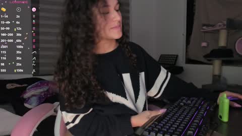 Snapshot of iam_nikki chatting on January 2025 08:39:01 AM On instagram Imm  NikkiHelp me reach 100 likes online show from January 2025 08:39:01 AM