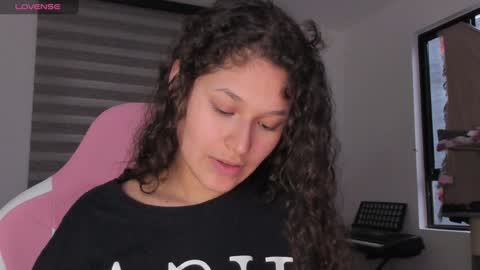 Snapshot of iam_nikki chatting on January 2025 10:40:01 PM On instagram Imm  NikkiHelp me reach 100 likes online show from January 2025 10:40:01 PM