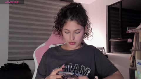 Snapshot of iam_nikki chatting on February 2025 11:21:02 PM On instagram Imm  NikkiHelp me reach 100 likes online show from February 2025 11:21:02 PM