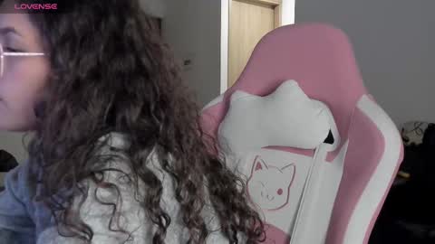 Snapshot of iam_nikki chatting on February 2025 06:06:01 AM On instagram Imm  NikkiHelp me reach 100 likes online show from February 2025 06:06:01 AM