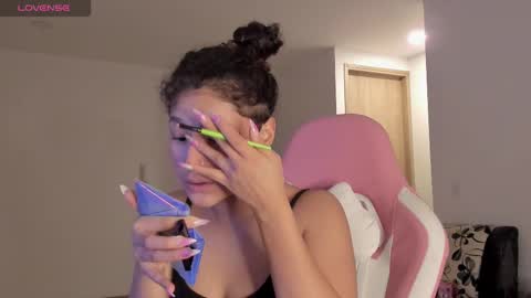 Snapshot of iam_nikki chatting on February 2025 09:43:01 PM On instagram Imm  NikkiHelp me reach 100 likes online show from February 2025 09:43:01 PM