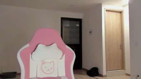 Snapshot of iam_nikki chatting on March 2025 09:27:02 AM On instagram Imm  NikkiHelp me reach 100 likes online show from March 2025 09:27:02 AM