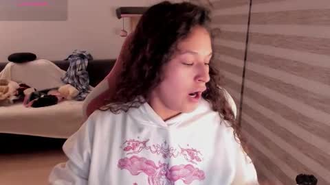 Snapshot of iam_nikki chatting on October 2025 02:44:01 AM On instagram Imm  NikkiHelp me reach 100 likes online show from October 2025 02:44:01 AM