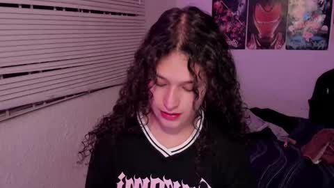 Snapshot of iam_nikki chatting on January 2026 04:16:01 AM On instagram Imm NikkiHelp me reach 100 likes online show from January 2026 04:16:01 AM