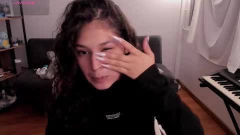 Snapshot of iam_nikki chatting on January 2026 11:25:01 PM On instagram Imm NikkiHelp me reach 100 likes online show from January 2026 11:25:01 PM