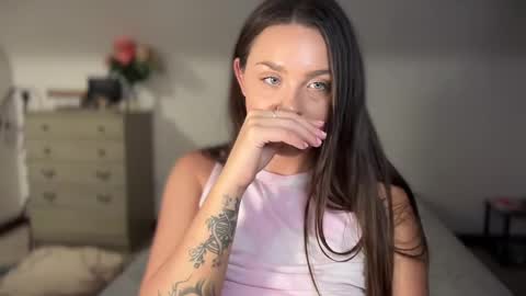 Crystal online show from September 2025 04:01:01 AM